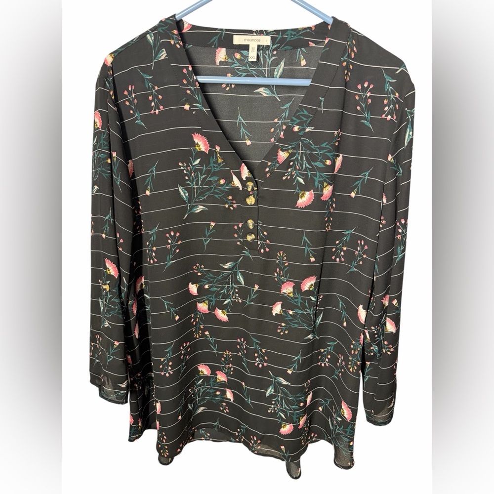 Women’s Maurice’s Black floral Size XXL blouse! EUC! Delicate white stripes!
